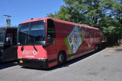 (2007) PREVOST X3-45 Passenger Coach w/ DD Series 60 Engine, ZF AS Tronic Trans, Wheelchair Lift / ADA, VIN # 2PCGXXXXXXXXXXXXX, Fleet # 2706, Miles:<br />